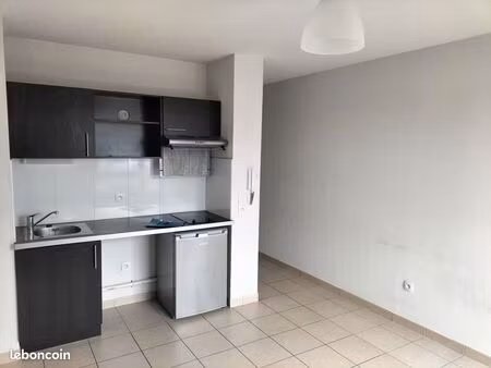 location studio 20m2 cenon