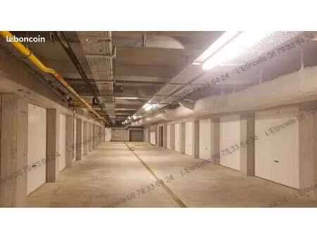 location garage avec mezzanine de 16m2