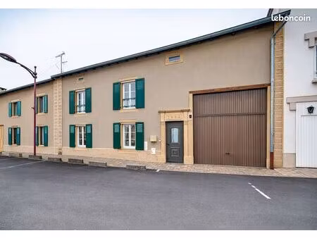 à louer maison 6 pièces 235 m² avec jardin et terrasse – ay-sur-moselle