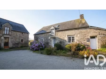 maison à plouguenast (22150)