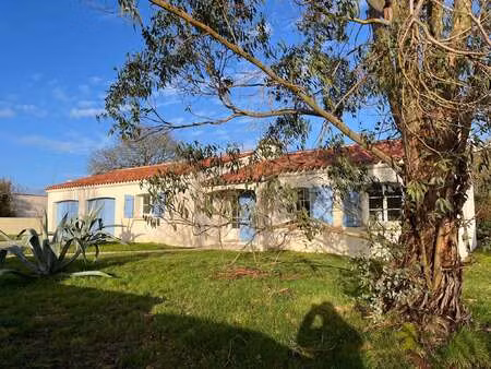 vente maison à sainte-flaive-des-loups (85150) : à vendre / 97m² sainte-flaive-des-loups