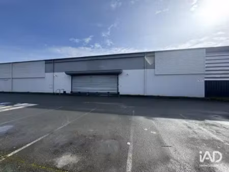 boutique/local commercial à mirebeau (86110)