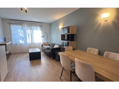 location appartement  54.48 m² t-3 à guyancourt  1 220 €