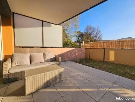 t2 avec terrasse et rez-de-jardin