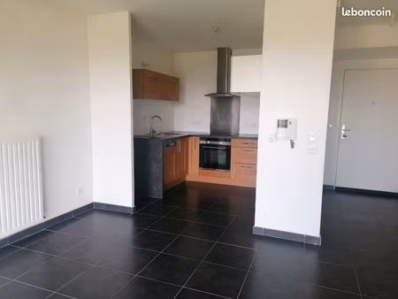 bel appartement t2 meyzieu centre république