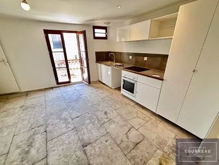 f4 rénové de 110.46 m2 au coeur de pignan