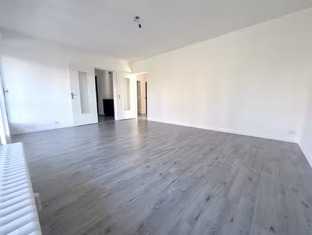 appartement 90m2 3 chambres loggia cave