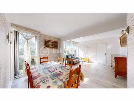 rénovation énergétique en cours ! f4 en impasse au dernier etage  cave et grands espaces v