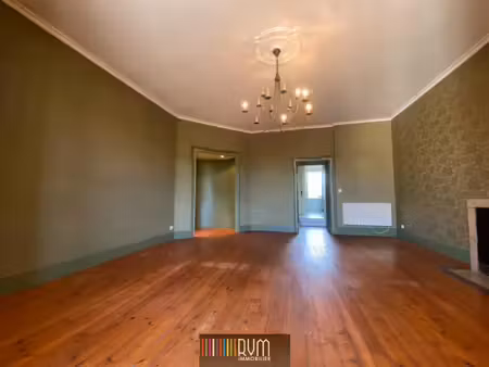 appartement de caractère de 114 31 m² au cœur de poncin