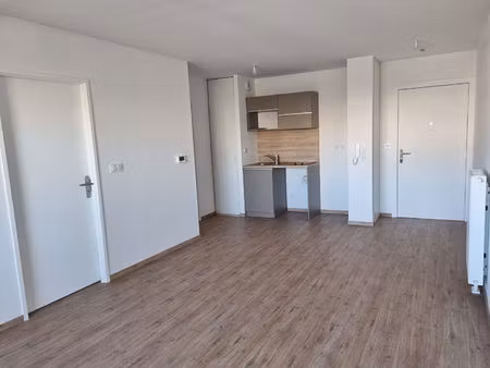 location appartement 2 pièces  42.00m²  saint