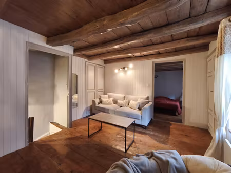 maison en pierre avec terrasse
