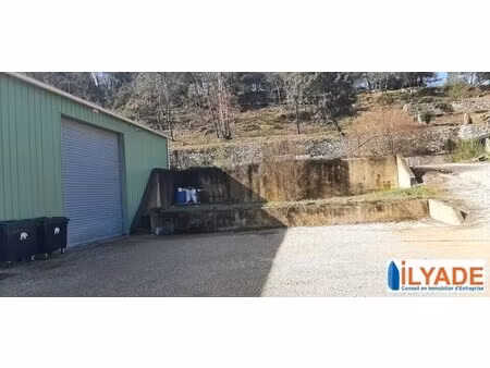 location entrepôt 300 m²