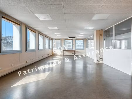 location bureaux 248 m² à 586 m²