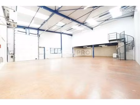 local d'activité 304 m²