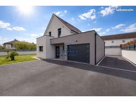 pavillon 6 pièces 105 m²