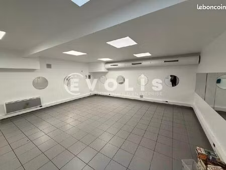 local commercial 238 m²