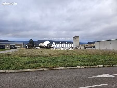 terrain 550 m² saint-jean-le-vieux