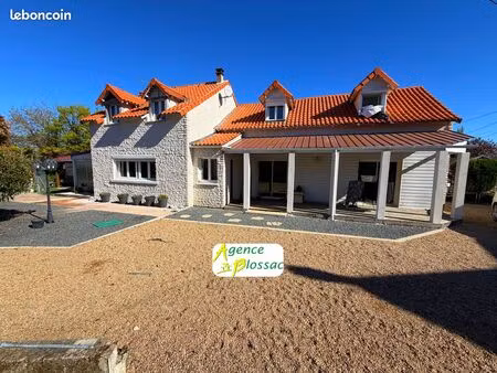 maison 8 pièces 202 m²