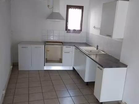 appartement t3 3eme étage 67 m²