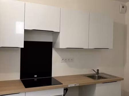 maison f3 duplex meublée – refaite à neuf - centre blain