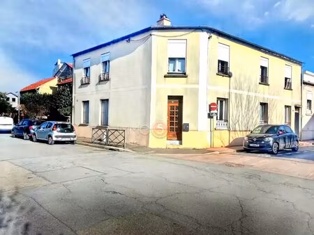 immeuble spacieux de 16 pièces à les pavillons-sous-bois