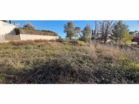 terrain 696 m² la motte