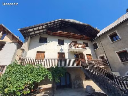 maison 11 pièces 295 m²