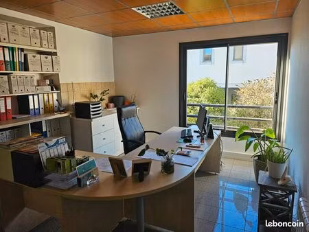 bureau 18 m² sanary-sur-mer