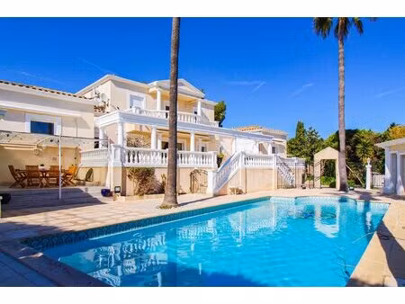 villa de prestige aux prestations exceptionnelles 250 m2 h