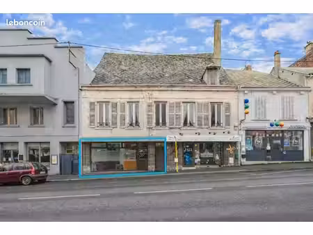 local professionnel d'une surface de 58 m2 très bien situé à louer à givet
