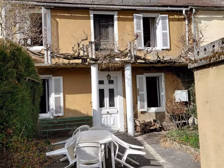 maison de village  5 pièce(s)  2 chambre(s)  82 m²