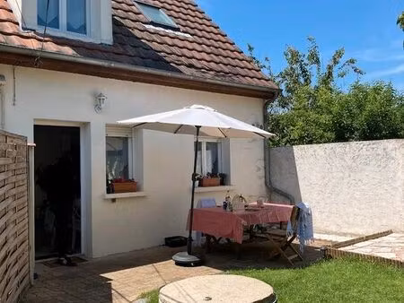 maison divisé - ensemble immobilier - f2  f4 et dépendance