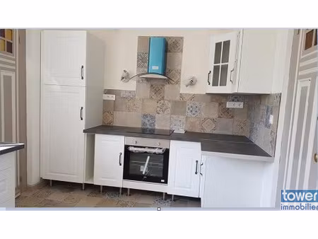 maison  8 pièce(s)  4 chambre(s)  122 m²