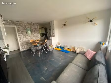 location f3 bièvres