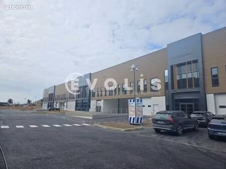 local d'activité 5 617 m²