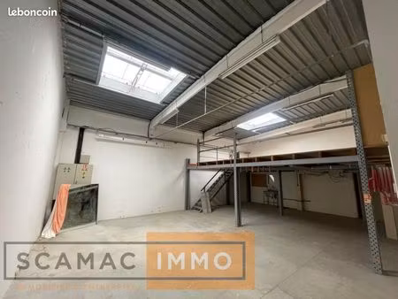 local d'activité 210 m²