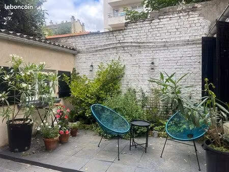 appartement calme avec cour et annexe