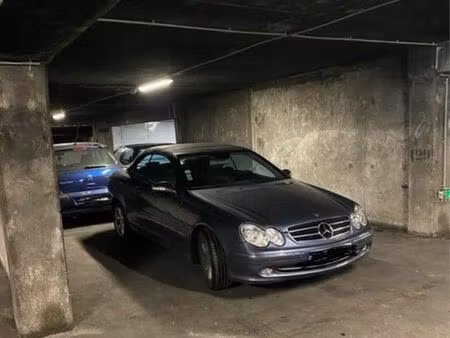 place de parking couvert