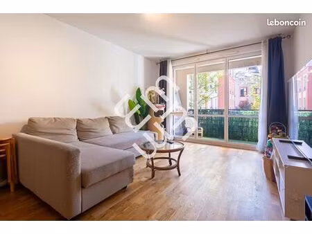 appartement 3 pièces 64 m²