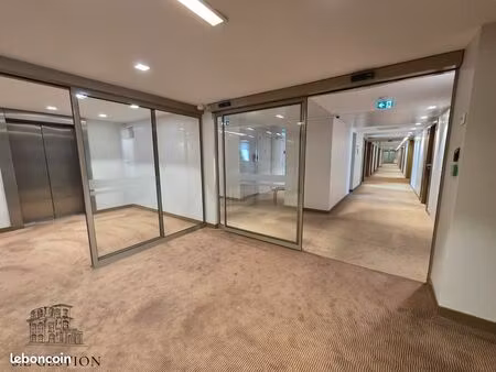 bureaux d'exception 1630m² - vue panoramique paris - 27 parkings