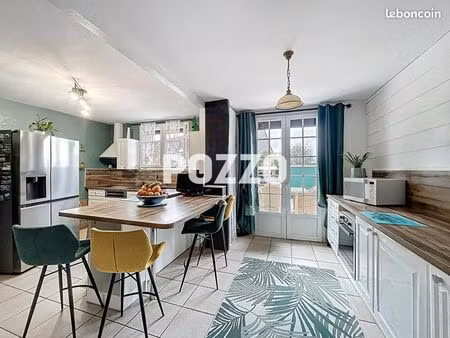 maison 7 pièces 132 m²