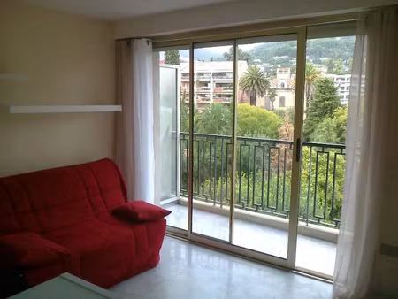 location meublée appartement 1 pièce 18 m² à vence (06140)  590 €
