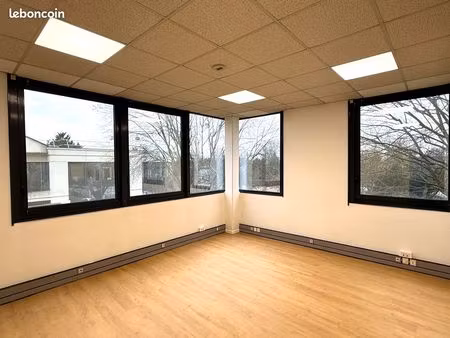 bureaux rénovés - 173 m²