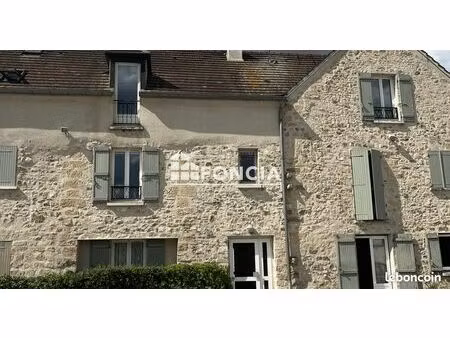 grand studio avec parking