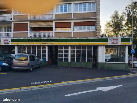 local garage automobile mur et fond