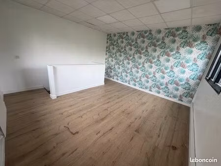 a louer bureau / local r+1 37m2 indépendant