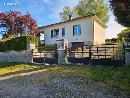 mmaison en pierres lesterps