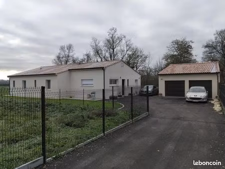 maison de plain-pied éco-performante avec 4 chambres