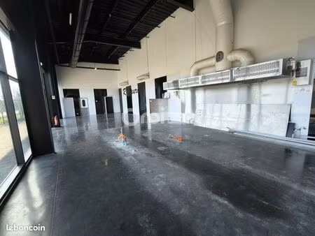 local commercial 276 m²