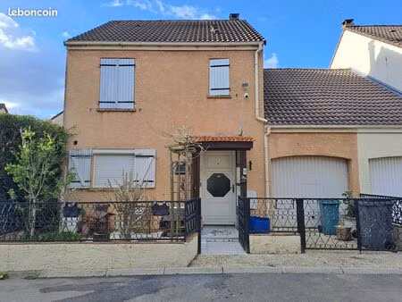 maison familiale 5 pièces 96 m² – 4 chambres + 2 bureaux avec garage – secteur recherché é